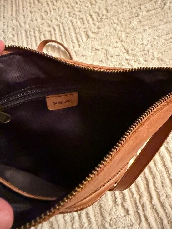 Wise Owl Brown Leather Crossbody Bag Soft Leather Multi Zip Casual Everyday Bag - Picture 4 of 6